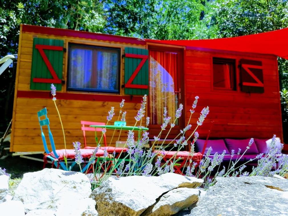 Bed and Breakfast Nimes En Garrigues Екстер'єр фото